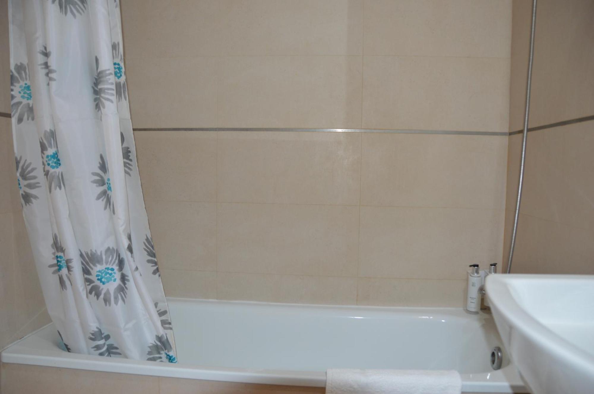 D'Oboe Marlovi Apt With Pool بينايدورم المظهر الخارجي الصورة